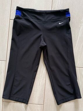 Nike Dri-FIT Cropped Capri Leggings Black Blue Athletic Workout Pants Women’s M